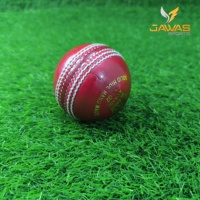 Balle de cricket rouge haute performance, durable, cousue à la main, pour l'entraînement au cricket, balle dure de qualité standard internationale