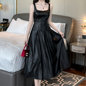 เดรสสั้นทรงตรงหนัง PU ไร้แขน สำหรับผู้หญิง สไตล์เซ็กซี่ เหมาะสำหรับงานปาร์ตี้ คลับ หรือใส่ลำลอง ผ้าระบายอากาศ ไม่ยับง่าย - Product Image 5