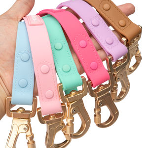 Accessori eleganti Hanyang per animali domestici impermeabili e comodi guinzagli per cani in PVC colorati personalizzati e gancio forte - Product Image 2