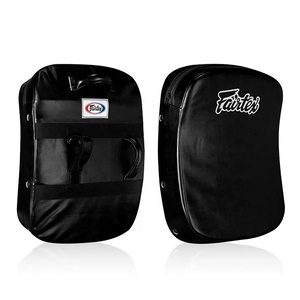 แผ่นรองเท้าเตะ Fairtex ผลิตตามสั่ง คุณภาพพรีเมียม หนังแท้ สำหรับฝึกศิลปะการต่อสู้ ชกมวยไทย คิกบ็อกซิ่ง - Product Image 1