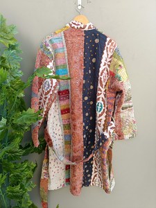 Fait à la main femmes XL coton matelassé manteau à manches longues hiver Kantha Robe coupe travail veste multi-patchwork ceinture fermeture poche - Product Image 4