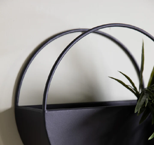 Jardinières suspendues rondes en métal, décoration rustique en métal pour la maison, parfaites pour le balcon et la décoration intérieure - Product Image 2