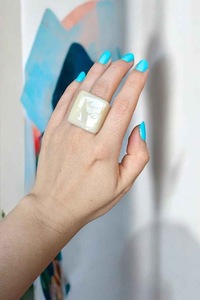 Resin Acrylic Rings Round Shape Handcrafted Love Ring Women Party Jewelry Wholesale Supply for Best Price - Product Image 2