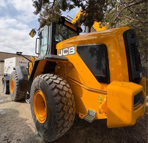 Cargadora compacta sobre orugas con accesorio de dirección deslizante y retroexcavadora para uso en construcción. Entrega rápida. - Product Image 4