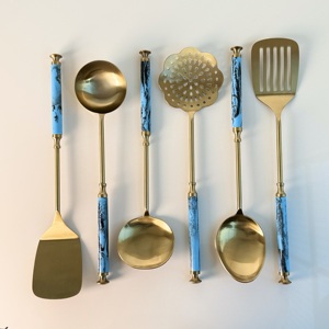 Juego de Utensilios de Cocina de Alta Calidad, Diseño Nuevo, Lujoso y Clásico, Acero Inoxidable con Mango de Resina, Acabado Dorado para Cocina - Product Image 3