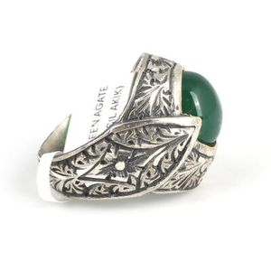 Anillo de Plata de Ley 925 para Hombre con Piedra de Ágata Verde Redonda y Diseño de Pluma con Engaste de Bisel para Uso Diario - Product Image 3
