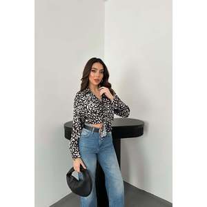Camisa de Satén con Estampado de Leopardo Negro - Negra - Product Image 1