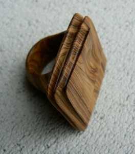 Collier pendentif long en bois de style fait à la main chaîne de corde collier pendentif en bois exquis et produit Offre Spéciale - Product Image 4