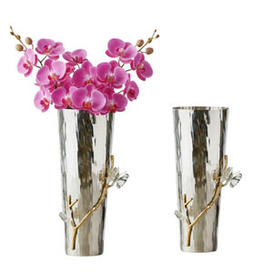 Jarrón de Flores de Diseño de Lujo con Forma de Mariposa y Ginkgo, Hecho a Mano en Acero Inoxidable y Latón, Decoración para el Hogar, Acabado Plateado y Dorado - Product Image 5