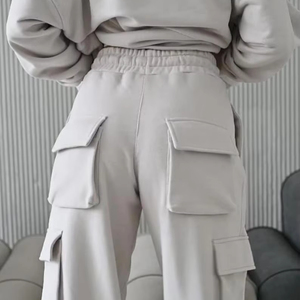 Survêtement gris en coton pour femmes |   Sweat-shirt beige surdimensionné et pantalon cargo à jambes larges |   Tenue unisexe deux pièces d'été - Product Image 2