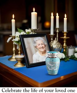 Pequeña urna de cremación de recuerdo de latón para cenizas con caja en forma de corazón Mini urna hecha a mano Las mejores urnas decorativas Suministros funerarios - Product Image 6