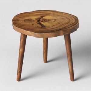 Elegante mesa auxiliar de madera de acacia con diseño de estante abierto ideal para guardar macetas de libros o artículos decorativos en cualquier habitación - Product Image 1