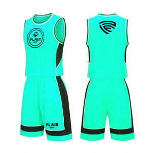 Ensemble d'uniformes de basket-ball personnalisables de haute qualité pour hommes, hauts de chemise de sport respirants et shorts, grandes tailles disponibles - Product Image 2