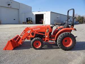 รถแทรกเตอร์ L3902HST 2023 Kubota ใช้แล้วใหม่ - Product Image 3