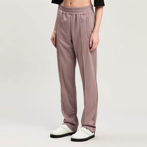 Pantalon de survêtement évasé personnalisé pour femmes Fabricant d'usine OEM Vêtements de sport de mode Commandes en gros avec impression ou broderie de logo - Product Image 3