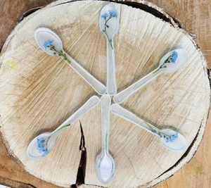 Cuillère à dîner en résine écologique de qualité supérieure, fabriquée à la main, polissage miroir, logo personnalisé pour les fêtes, la maison, les hôtels, les restaurants, Saniya - Product Image 4