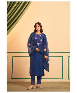 Hermoso vestido negro musulmán Jibab para mujer en la moda clásica en línea de China con conjunto de caftán y hiyab de dos piezas - Product Image 1