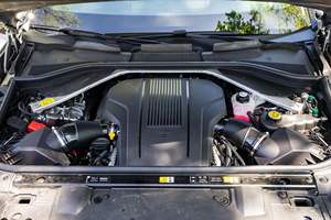 P530 Autobiography LWB 2024, V8 Twin-Turbo de 523 hp, Tracción en las Cuatro Ruedas, Equipamiento de Alta Gama, Mayormente sin Modificaciones - Product Image 6