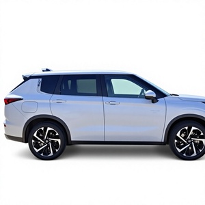 Auto Usado en Buen Estado 2024, Out Lander PHEV SE Sedán en Venta, Tracción en las Cuatro Ruedas, Transmisión Automática, Asientos de Cuero, Techo Corredizo - Product Image 2