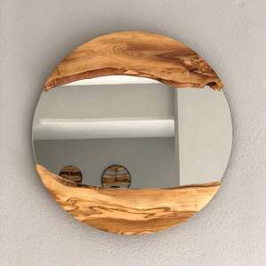Meilleur miroir en rotin de style boho avec cadre tissé sunburst unique, parfait pour la décoration intérieure moderne et organique - Product Image 4