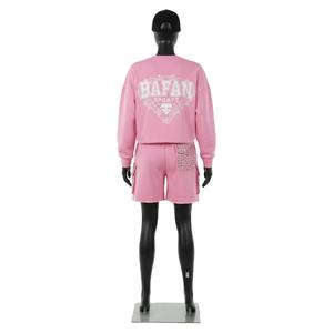 Conjunto de Sudadera y Pantalones Cortos de Felpa de Algodón de Lujo 100% Algodón para Mujer, con Paneles de Mezclilla y Logotipo Personalizado Serigrafiado - Product Image 2