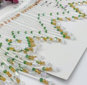 Belle frange perlée de 6 pouces : perles de rocaille, perles de cristal, garniture pour abat-jour - Product Image 1