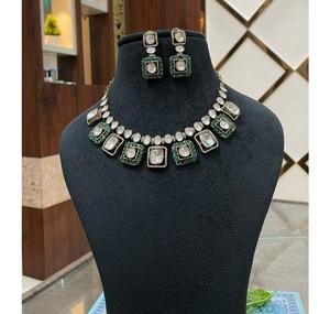 Attractive Premium Quality Gold Plated Kundan Stones Necklace <b>Set</b> With Earrings for Wedding Wear Collection For <b>Women</b> - Product Image 3