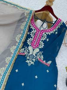 Compra conjuntos de traje Sharara ajustados con Kurtis adornados y pantalones acampanados de secado rápido para un aspecto de fiesta indio y paquistaní real - Product Image 3