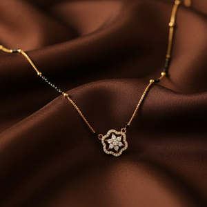 Collar Aaradhya de Plata Vintage de Moda de Hallmark, Chapado en Oro, con Diamantes, Jade, Moissanita y Oro Rosa - Product Image 2