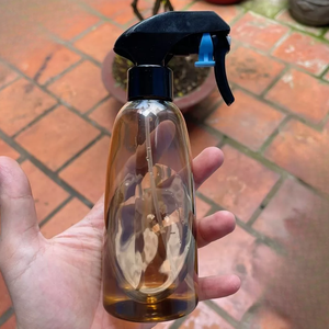 Bouteilles en plastique d'emballage de maison de serrure de pulvérisateur de brume 320ml personnalisées en gros pour l'arrosage et la désinfection des plantes Vietnam - Product Image 1