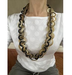 Collar de Lujo Hecho a Mano con Cuerno de Búfalo, Joyería Natural y Sostenible para Mujer, Alta Calidad - Product Image 2