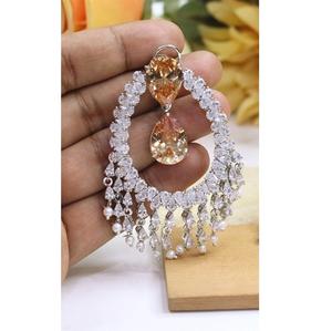 Exclusivos Aretes de Alta Calidad con Acabado Plateado y Circonitas Cúbicas, Colección para Bodas y Fiestas, para Mujeres y Niñas - Product Image 2