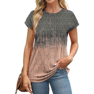 Camiseta ligera con escote redondo y tacto suave para un estilo fácil Camiseta de calle con diseño simple - Product Image 2