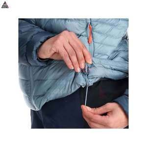 Vestes matelassées à capuche en toile tricotée légère et respirante sur mesure OEM, pour femmes, hiver, rembourrage en coton, logo personnalisé - Product Image 3