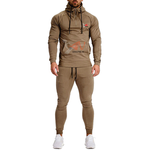 Sudadera con capucha y cremallera de cuarto flexible de chándal de alta calidad para hombre con logotipo impreso personalizado y pantalones de chándal para uso en el gimnasio - Product Image 1