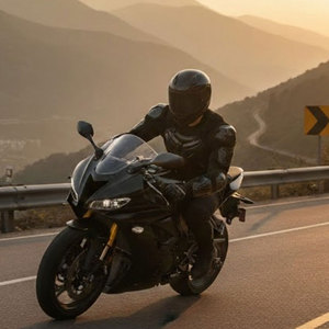 Chemises de protection flexibles offrant une résistance aux chocs et une protection du haut du corps pour les activités équestres - Product Image 3