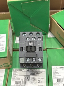 Contactor Schneider LC1D12 TeSys Deca 3P(3NO) AC-3/AC-3e <=440V 9A 24V CA 50/60Hz Bobina 220V 380V 24V 48V 110V para CA 50/60Hz - Product Image 2