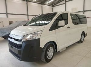 Toyota Hiace 2.8 L Diesel STD Toit Noir Pare-chocs Manuelle 9 Places Neuf/Occasion 2026 - Product Image 6