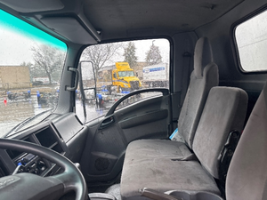 Camión de Caja Ligero Isuzu NPR EFI 2016 Seminuevo con 297HP, Transmisión Automática y 175,764 millas - Product Image 2