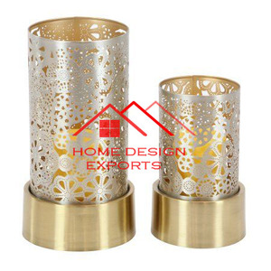Diseño de troquelado Portavelas de metal de hierro con acabado dorado con vidrio Decoración de sala de estar de lujo para el hogar Vela cotiva - Product Image 2
