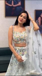 Élégant lourd Organza soie Lehenga Choli à la mode indien pakistanais codage broderie paillettes travailler avec Cancan et toile Patta - Product Image 3