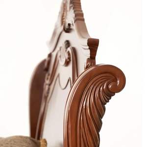 Cadre de lit de traîneau classique en bois massif Design traditionnel avec détails sculptés à la main - Product Image 6