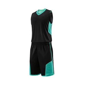 Conjunto de Camiseta y Pantalones Cortos de Baloncesto Personalizados, 100% Poliéster, Impresión por Transferencia de Calor, Tejido Transpirable de Secado Rápido, Diseño de Dos Tonos - Product Image 2