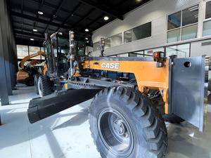 Motoniveladora CASE 865B, 3660 mm, 15.6 Toneladas, 142 kW, para Construcción y Mantenimiento de Caminos de Tierra y Grava - Product Image 3