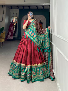 Hermosa Lehenga Choli Con Estampado De Aluminio - Product Image 4