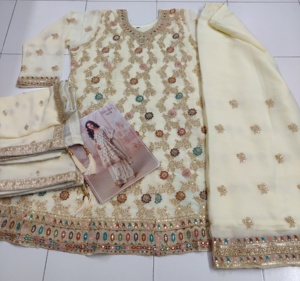 Belle Faux Georgette Avec Paillettes Broderie Salwar Costume Femme Fabricant Et Fournisseur De Mode Au Prix De Gros - Product Image 6