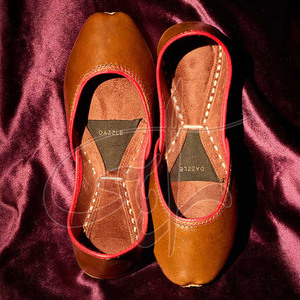 Service OEM, Khussa pour femmes, best-seller, dessus en cuir antidérapant, semelle antidérapante, nouveau design, marque privée, haute qualité - Product Image 5