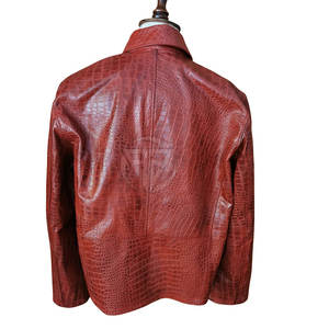 Veste d'hiver en cuir de vache texturé de qualité supérieure avec surface gaufrée, doublure lisse, design écologique et léger, logo frontal - Product Image 2