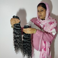 100% Raw barato pura mujer joven virgen natural paquetes rizado proveedor color negro indio fabricación templo extensiones de cabello humano