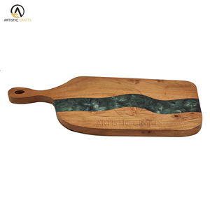 Tabla de cortar de madera de mango desechable ecológica personalizada con utensilios de cocina con incrustaciones de resina para uso doméstico o hotelero - Product Image 4